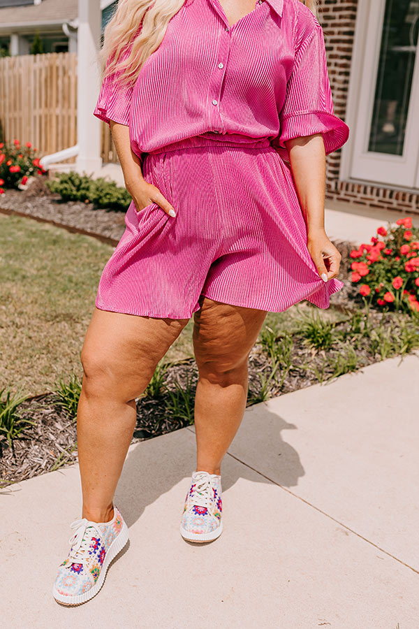 Tour The Town Pleated Shorts In Pink Curves