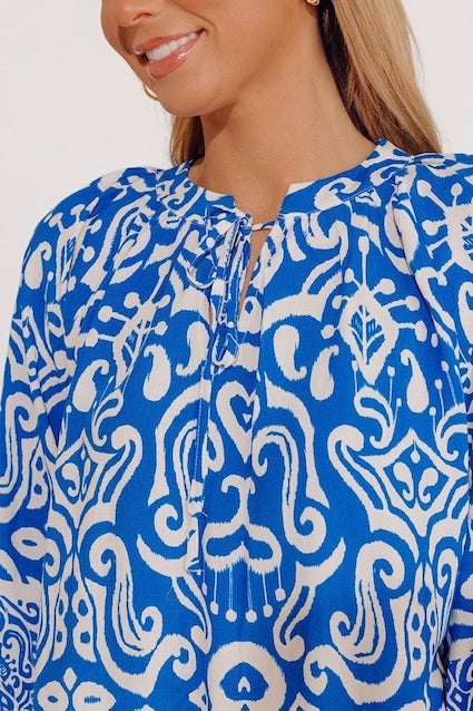 Santorini Season Shift Top in Ocean Blue Image - 4