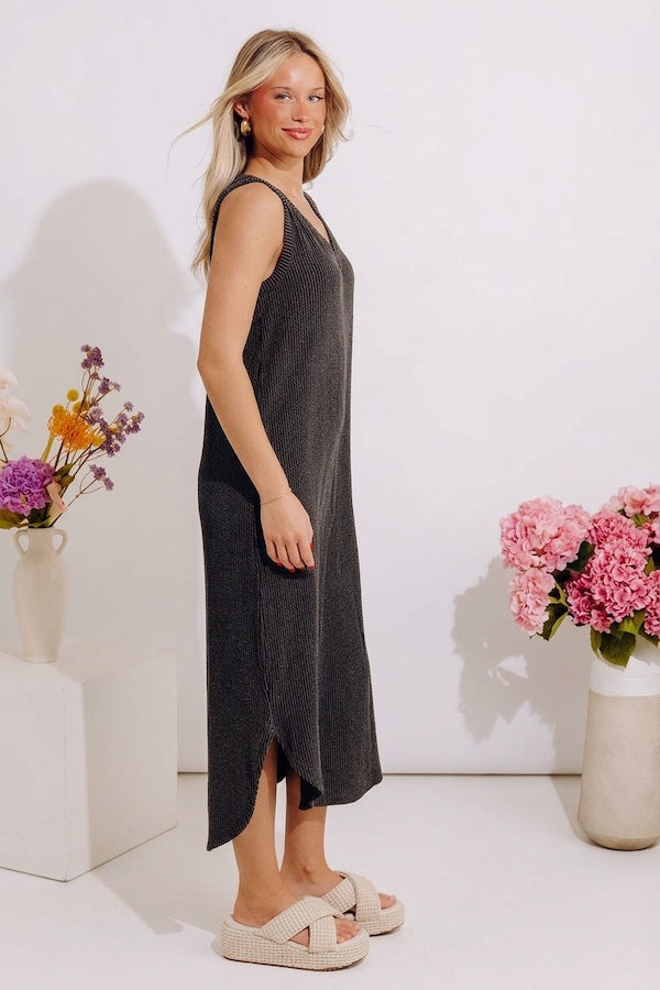 Boardwalk Cutie Ribbed Midi in Vintage Black Image - 3