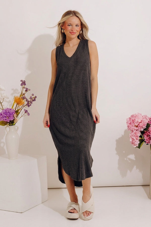 Boardwalk Cutie Ribbed Midi in Vintage Black Image - 2