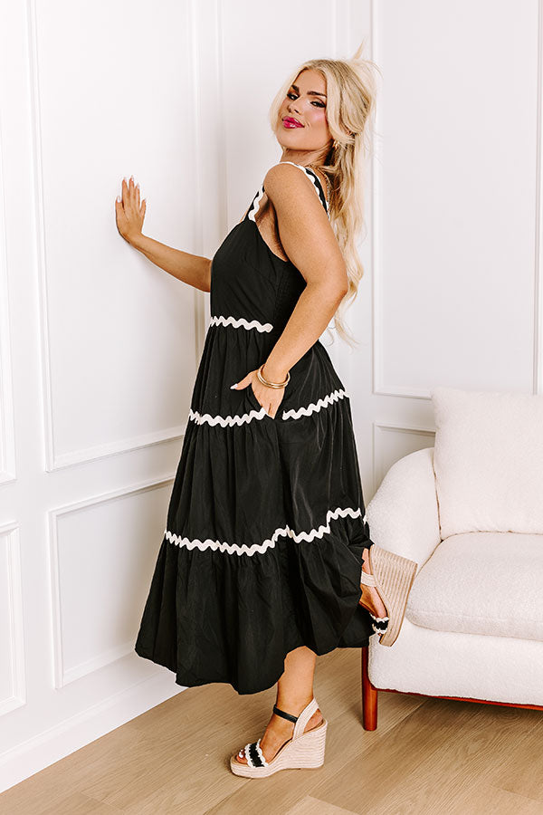 Patio Party Tiered Midi in Black Curves