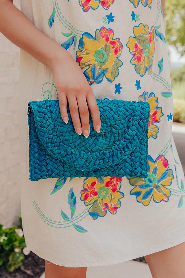 Sunny Refresh Woven Clutch in Turquoise