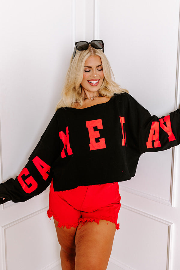 Game Day Crop Sweatshirt in Black/Red Curves