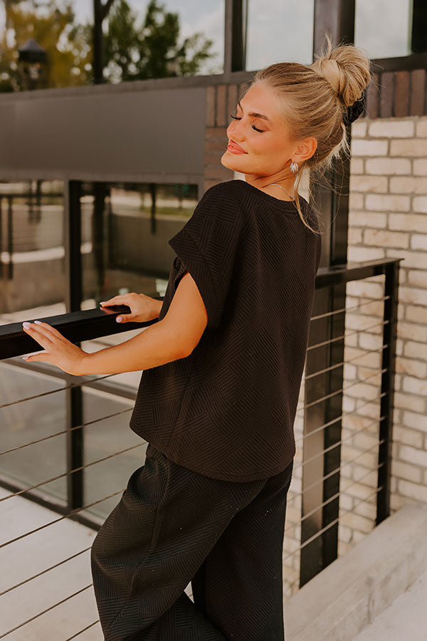 Cue The Cozy Shift Top in Black