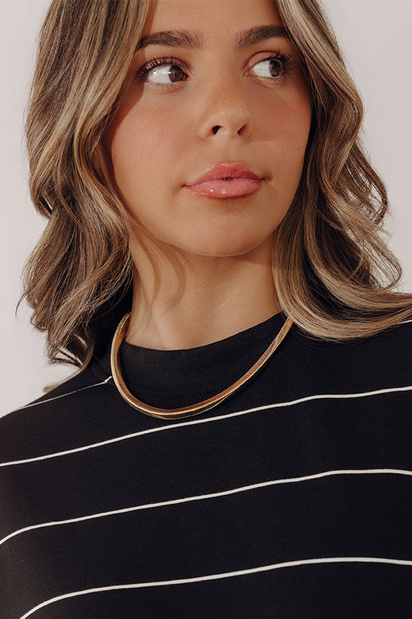 Cue The Chic Necklace in Gold Image - 4