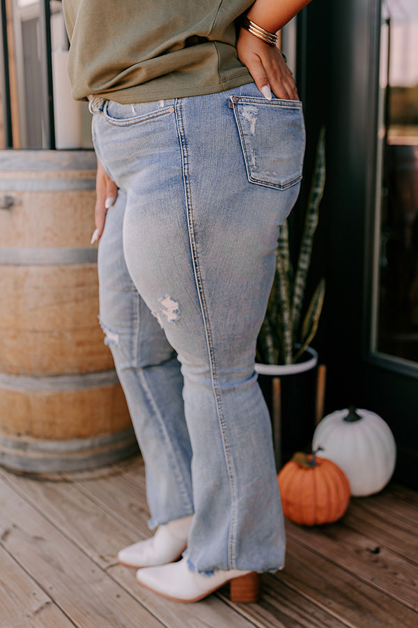 JUDY BLUE Zoe Midrise Distressed Flare Curves