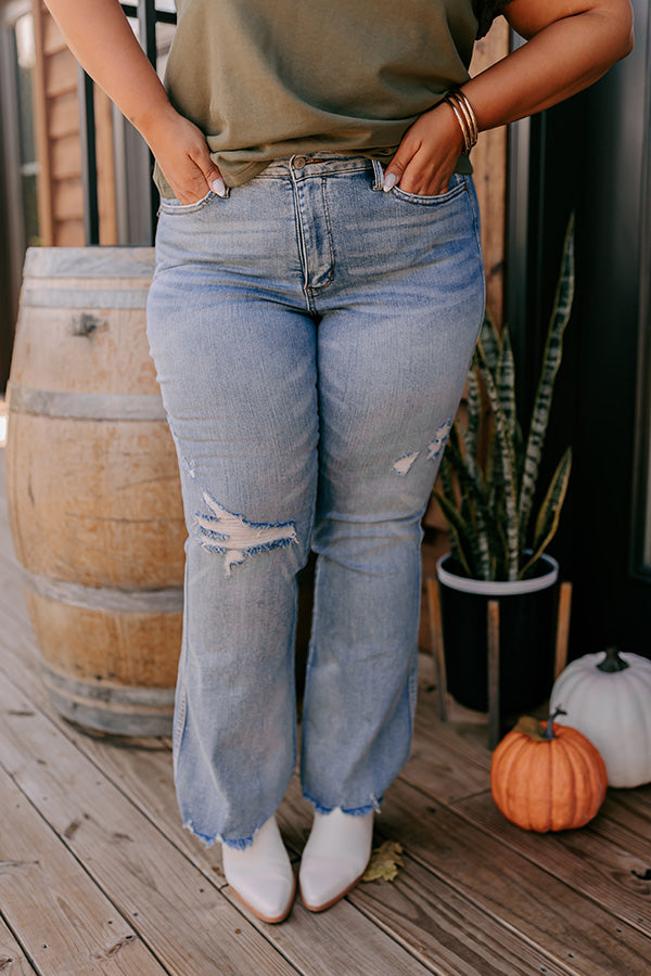 JUDY BLUE Zoe Midrise Distressed Flare Curves