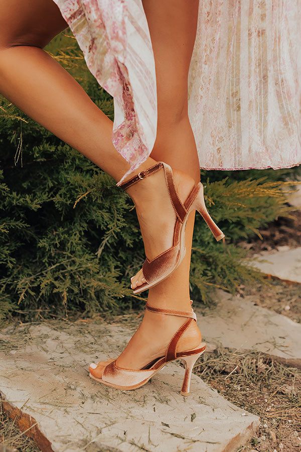 Lynwood Velvet Heel in Mocha