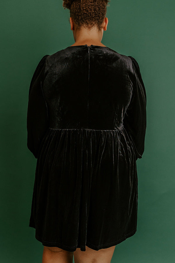 Bows And Kisses Velvet Mini Dress in Black Curves Image - 4