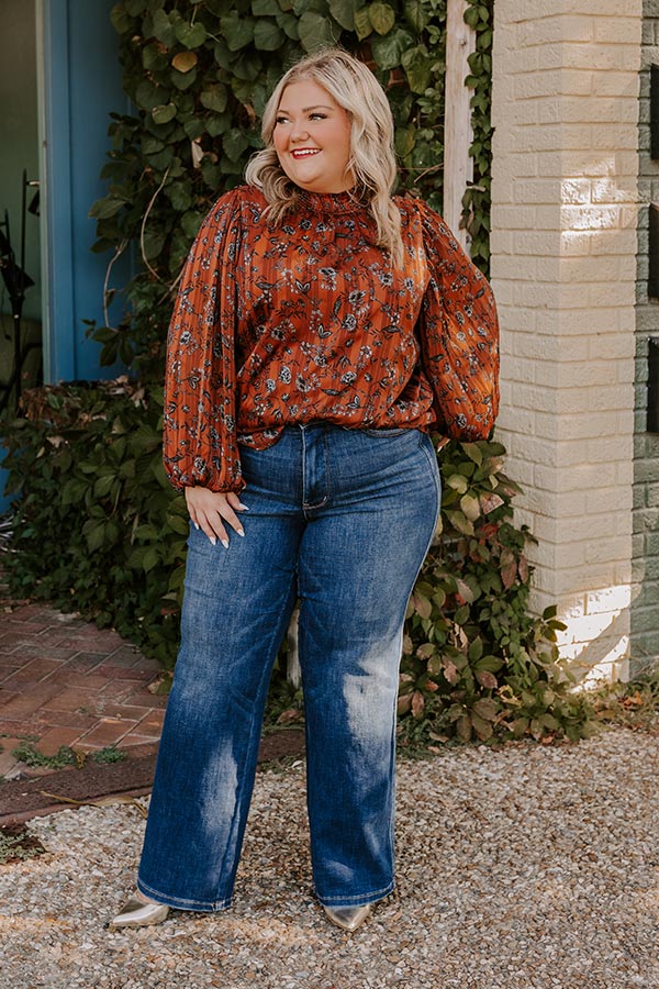 Fan Of Floral Shift Top Curves