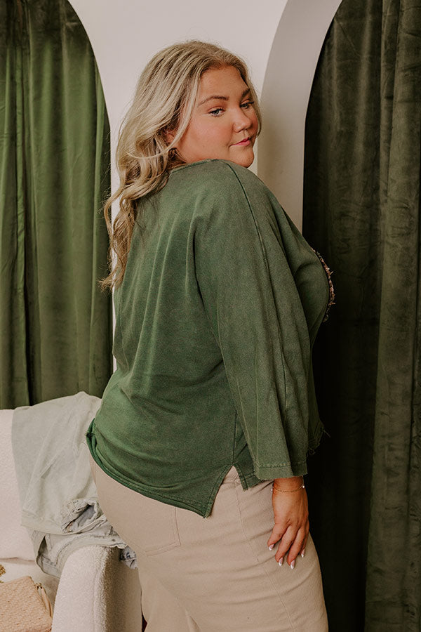 Peace And Love Vintage Wash Tee in Hunter Green Curves