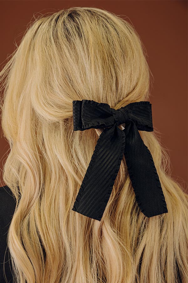 Sweet Perspective Bow Hair Clip Image - 2