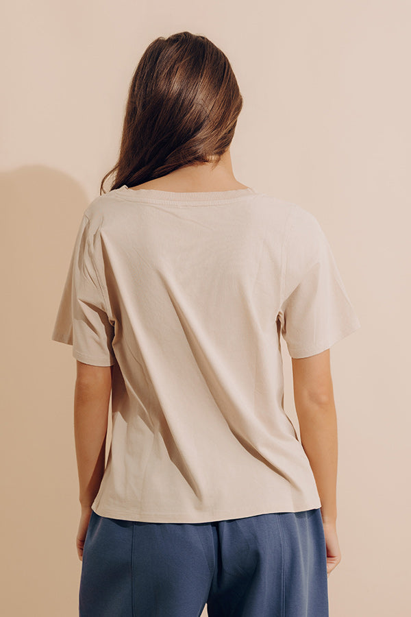Casual Cues Tee in Oatmeal Image - 4