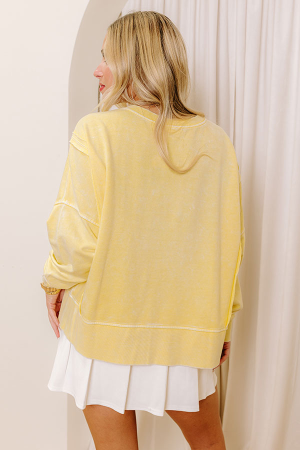 Cool Breeze Vintage Wash Sweatshirt in Yellow