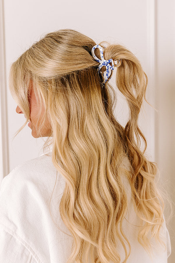 Coquette Charm Claw Hair Clip in Blue