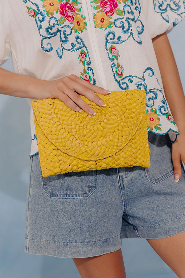 Sunny Refresh Woven Clutch in Yellow