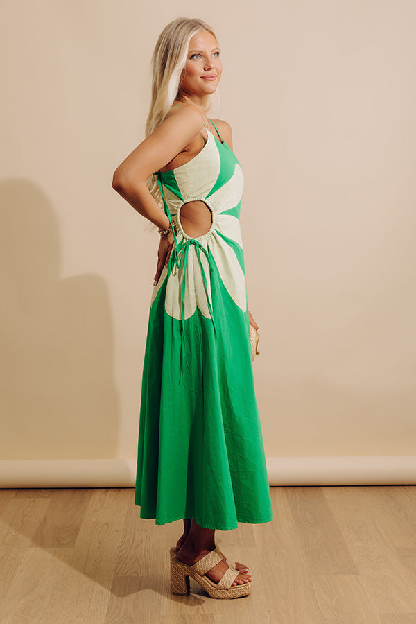 Floral Daydream Cut Out Midi Dress in Green M / Green Floral Daydream Cut Out Midi Dress in Green M / Green
