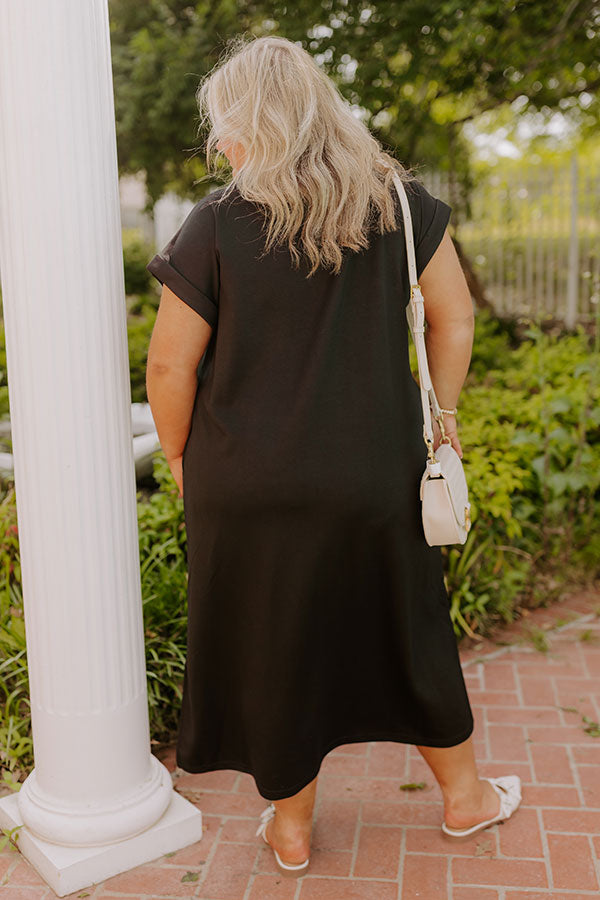 Cue The Casual T-shirt Midi Dress in Black Curves