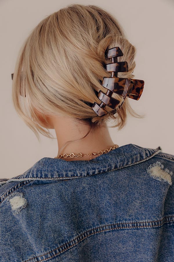 Classic Large Hair Claw Clip in Tortoiseshell