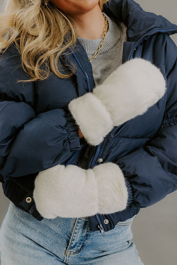 Cozy Feels Faux Fur Mittens in Ivory