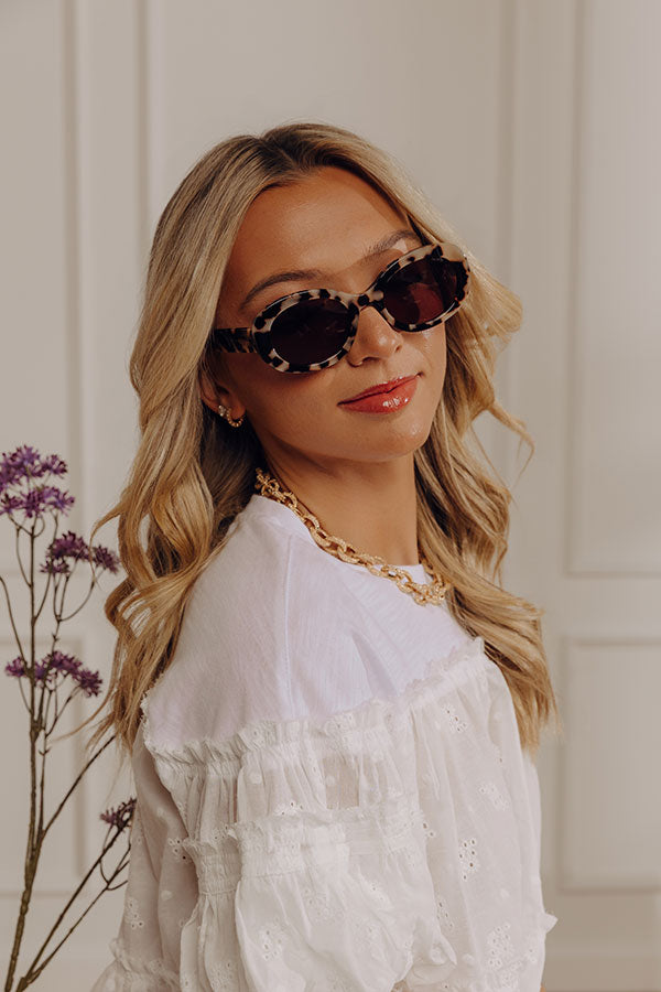 FREYRS Aria Oval Sunglasses in Milky Tortoiseshell Image - 3