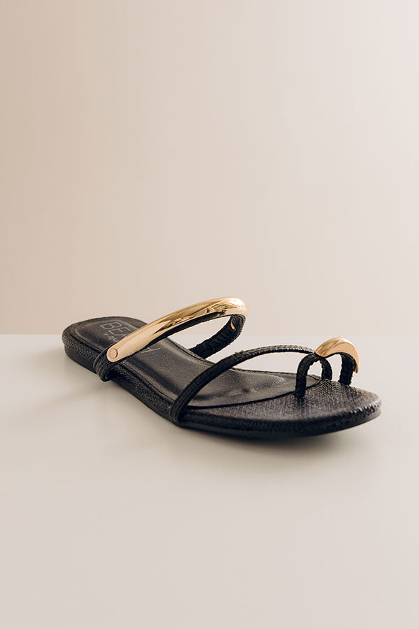 The Vacay Faux Leather Sandal in Black Image - 5