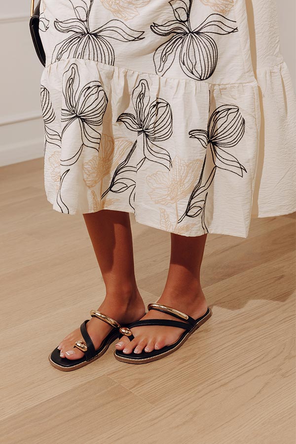 Chic Mode Faux Leather Sandal in Black