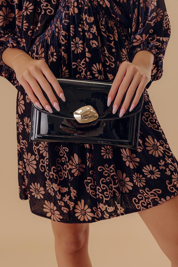 Evening Out Patent Clutch in Black