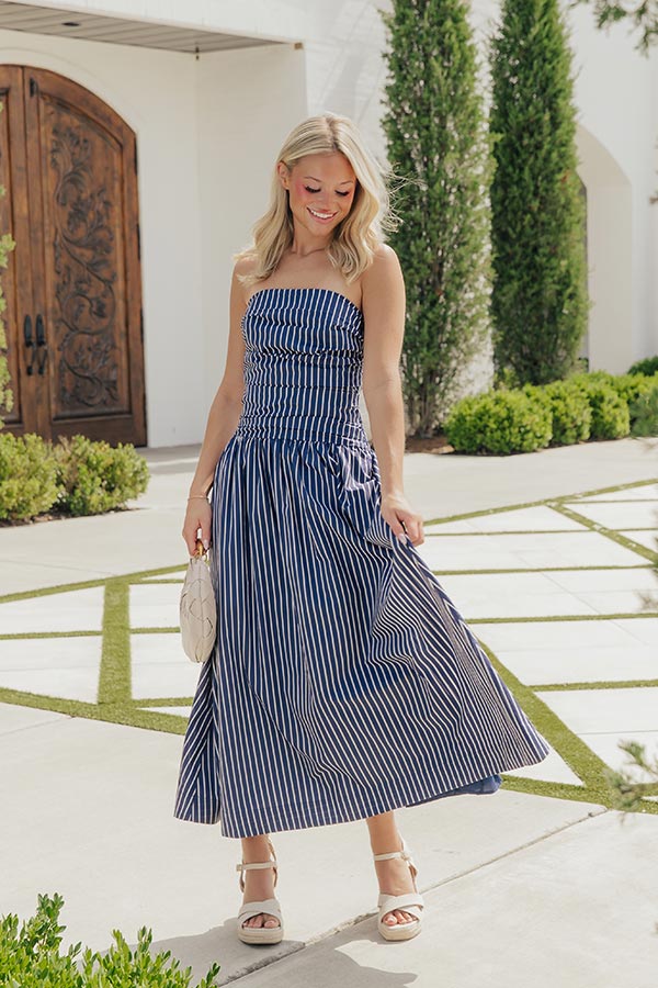 Everyday Classic Stripe Midi Dress in Navy Image - 2