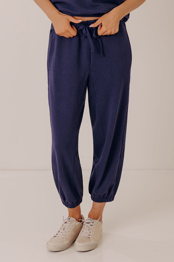 Casual Ease Midrise Cropped Joggers in Navy Image - 3