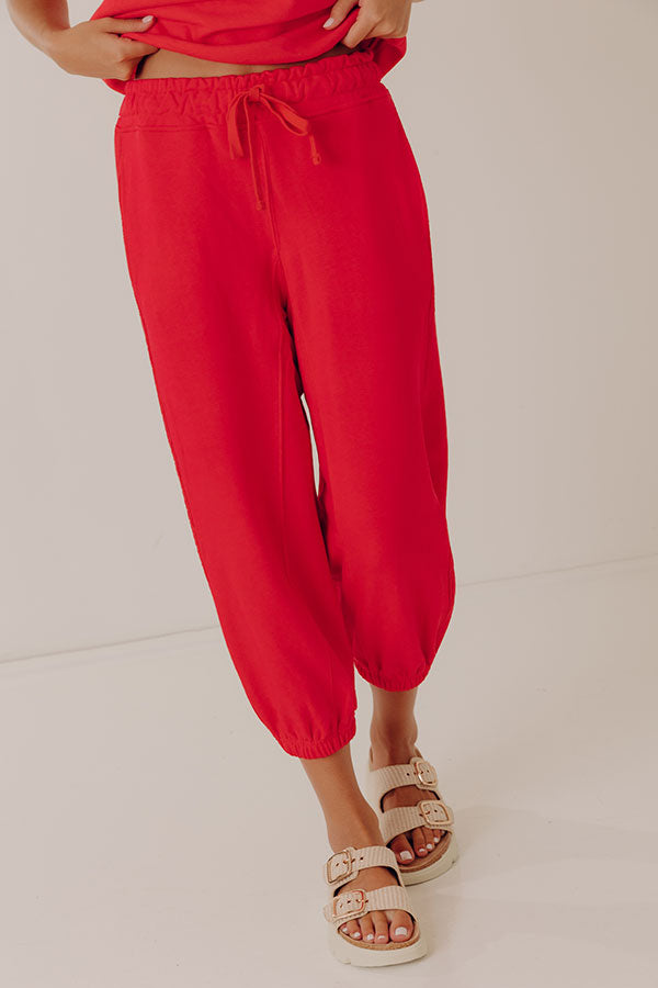 Casual Ease Midrise Cropped Joggers in Raspberry