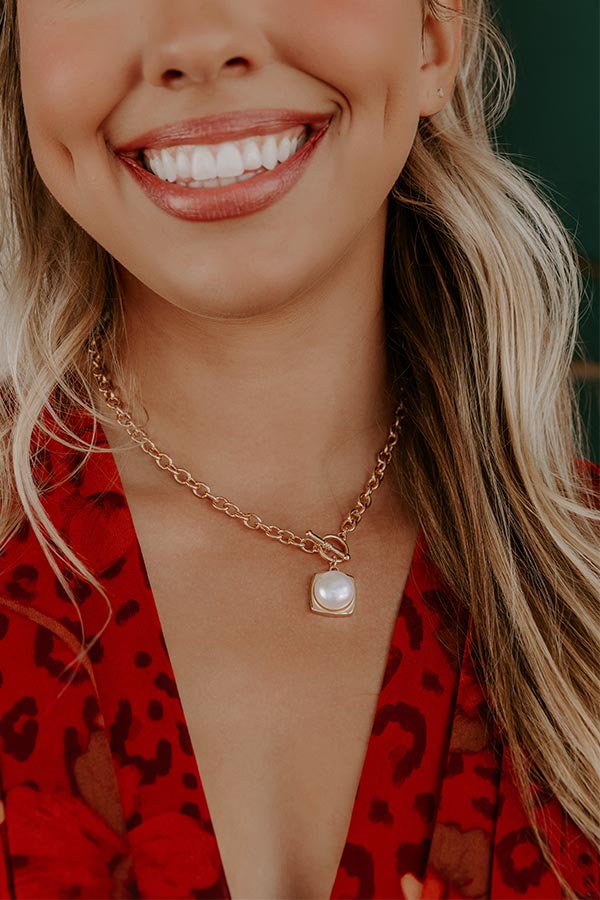 Caught Your Glance Necklace in Pearl Image - 1