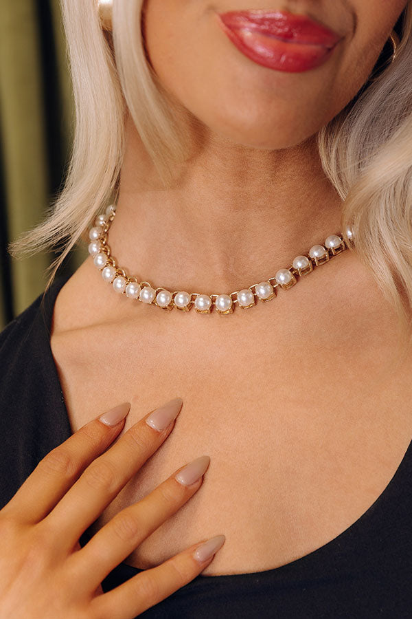 Glam Moment Pearl Necklace Image - 2