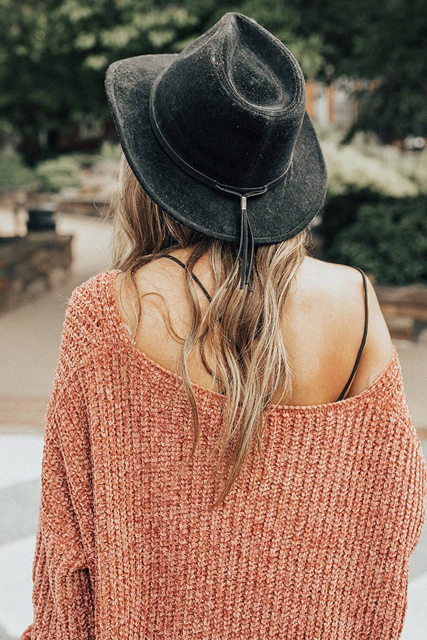 Chic Weekend Hat In Black