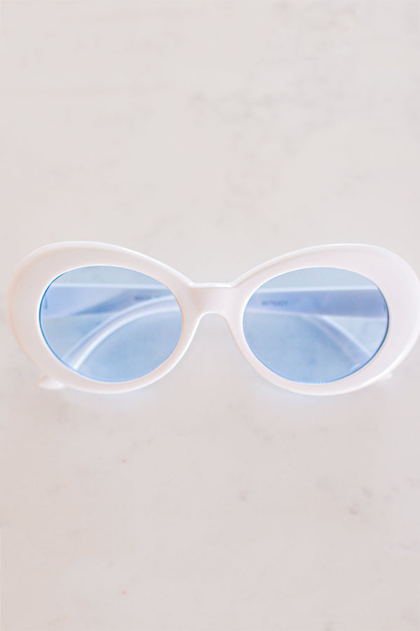 Poolside Pretty Sunglasses In Blue
