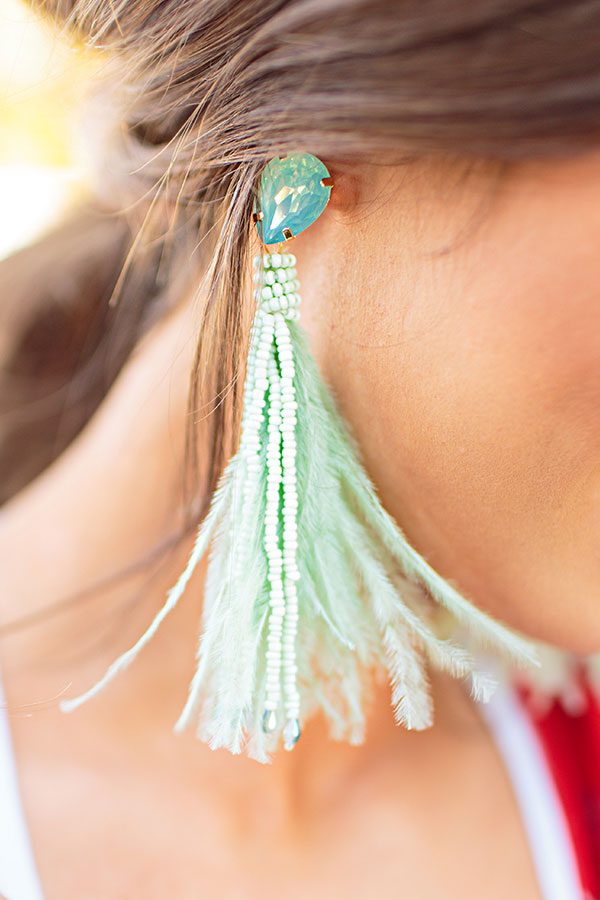 Weekend Queen Feather Earrings In Mint