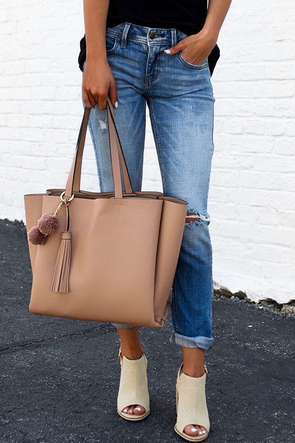 Feeling First Class Tote Bag In Taupe