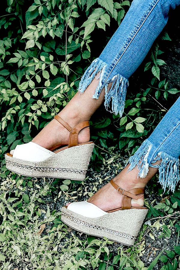 The Key Largo Wedge in Ivory