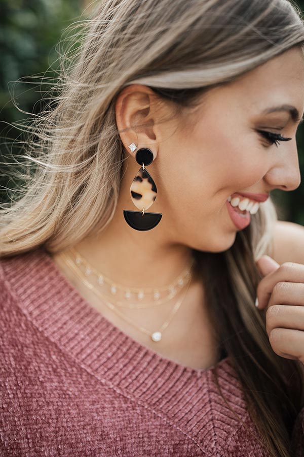 Gossip Guru Earrings In Black