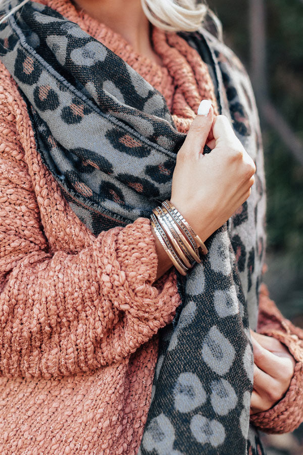 Scoop Me Up Magnetic Bracelet in Black