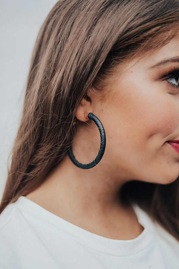 Cute And Cordial Hoop Earrings In Black