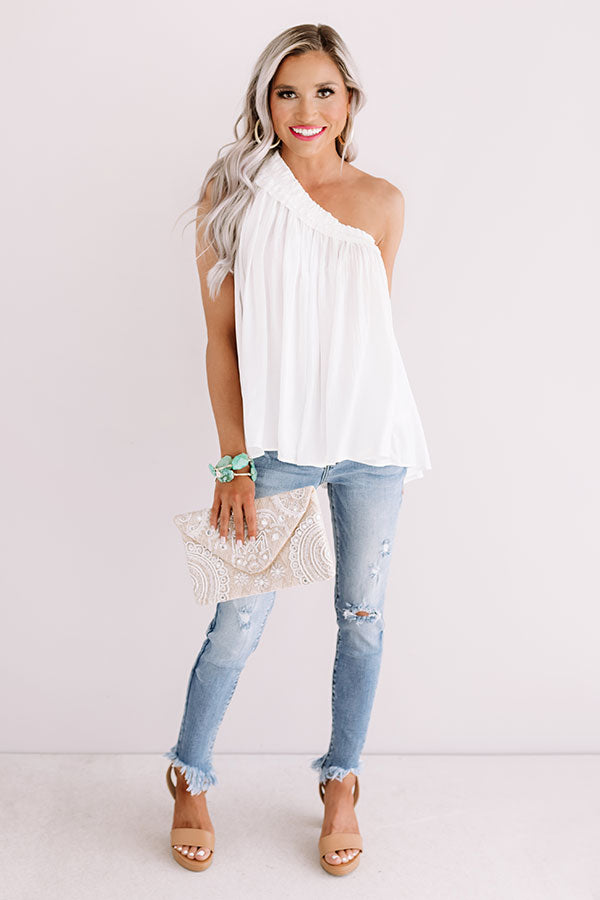 Leis And Kisses Pleated Top in White