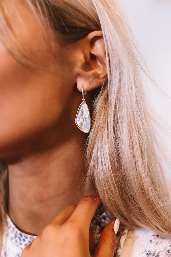 Kendra Scott Mckenna Vintage Gold Small Drop Earrings in White Abalone Image - 1