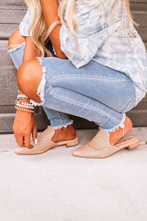 The Swift Perforated Flat In Iced Latte