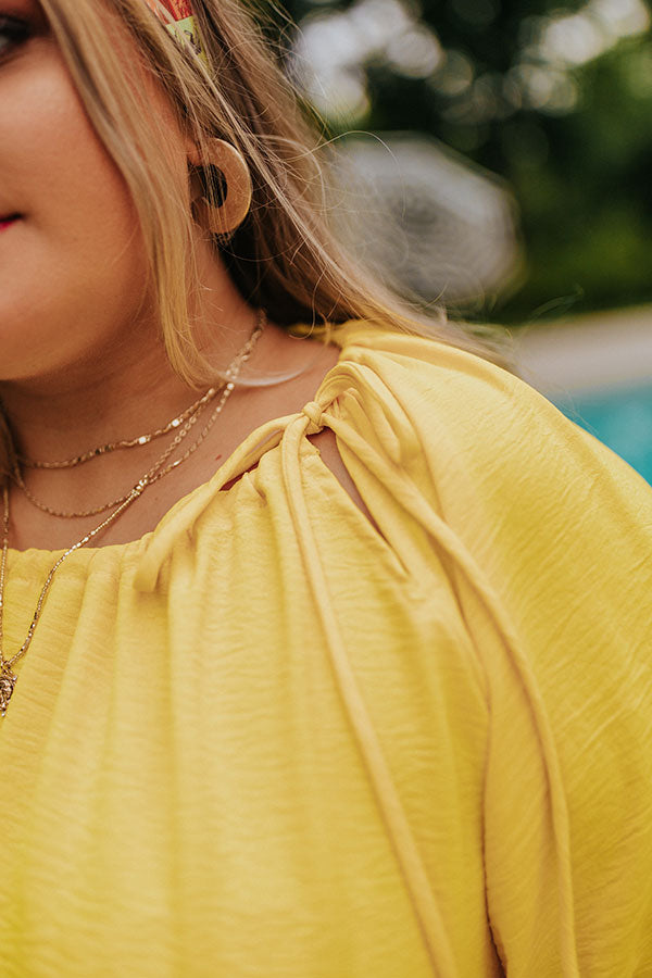 Splash Of Champagne Shift Top In Yellow Curves