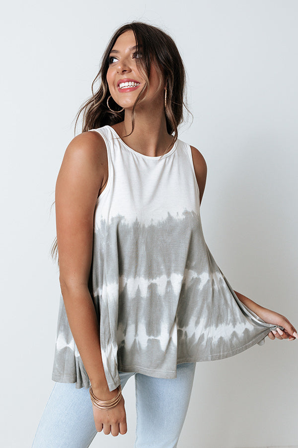 Valley Accent Tie Dye Top In Grey   