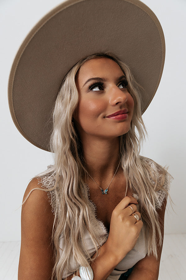 Carry Your Kisses Necklace In Teal