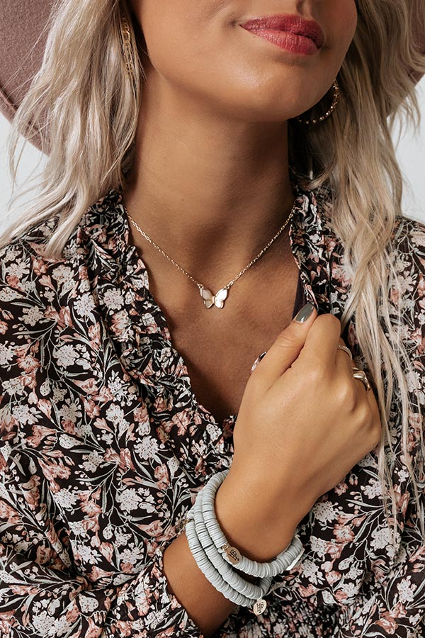 Carry Your Kisses Necklace In Ivory