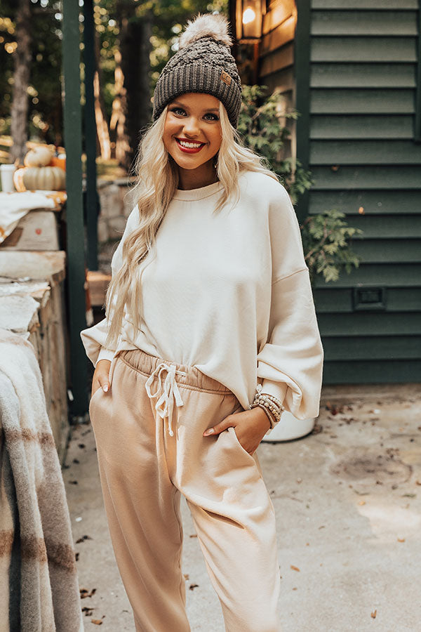 Lovely Chill Sweatshirt In Cream