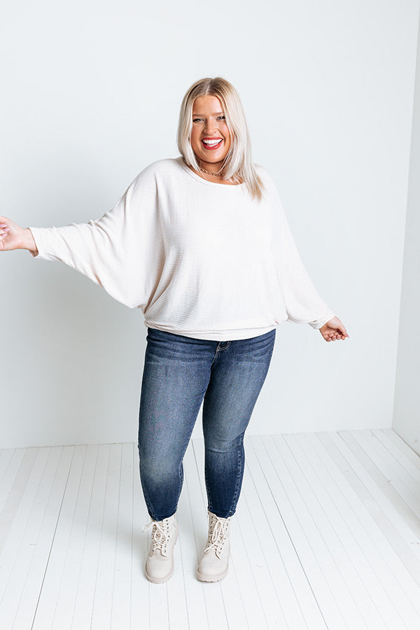 Weekend Living Shift Top In Cream Curves